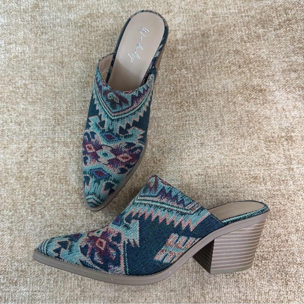 Wonderfly New Lasso Heeled Mules Aztec/Western Women’s Size 9